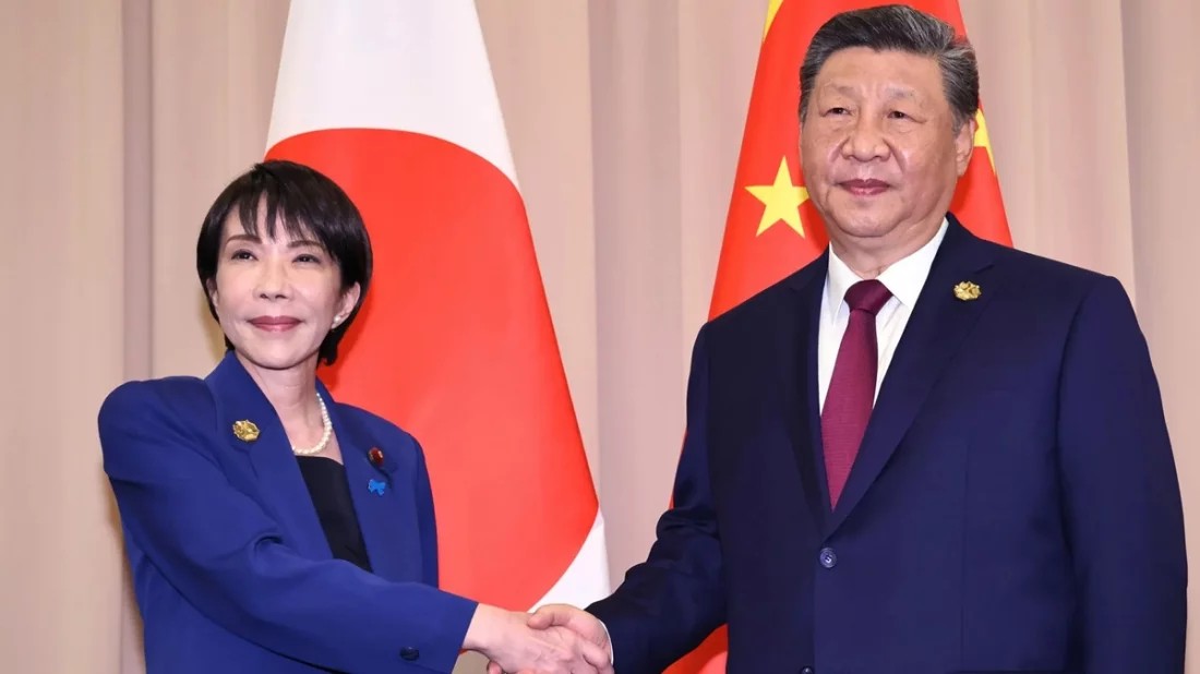 জাপানের প্রথম নারী প্রধানমন্ত্রীর সঙ্গে চীনের শি জিনপিংয়ের বৈঠক